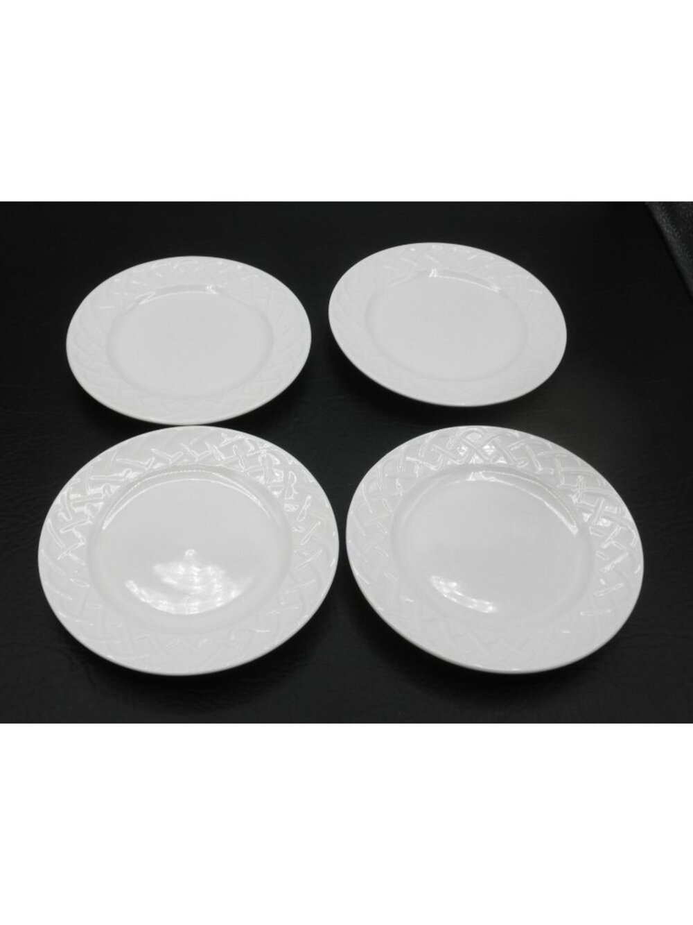 Picnic by Oneida 6 Inch Bread and Butter Plates Set of 4 Pattern Code: ONEPIC